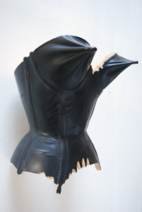 Christoph Platz, Suendenfall, 2011, Linde, Schleiflack, 41 x 34 x 34 cm, Christoph Platz