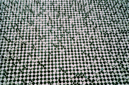 Martin Werthmann, ohne Titel, Hartgips, Titanweiß, Eisenoxyd-Schwarz, 2005
