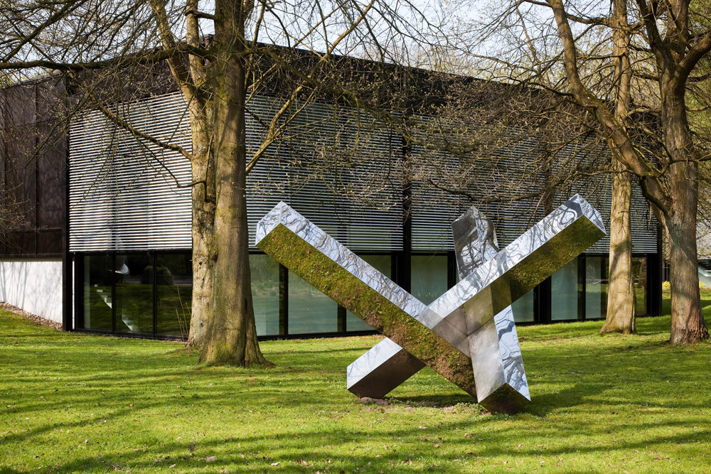 Blick auf den Skulpturenpark und das Josef Albers Museum Quadrat Bottrop, © Josef Albers Museum Quadrat Bottrop, Foto: VG Bild-Kunst, Bonn 2017 / Werner J. Hannappel
