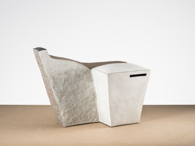 Über Addition, 2010, Keramik, H 39 cm, Foto © Christian Schlüter