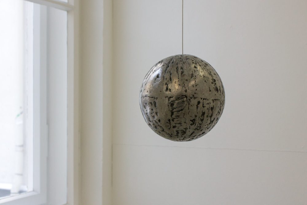 Sphere, 2007, steel, Ø 18 cm, Foto: Peter Wackernagel